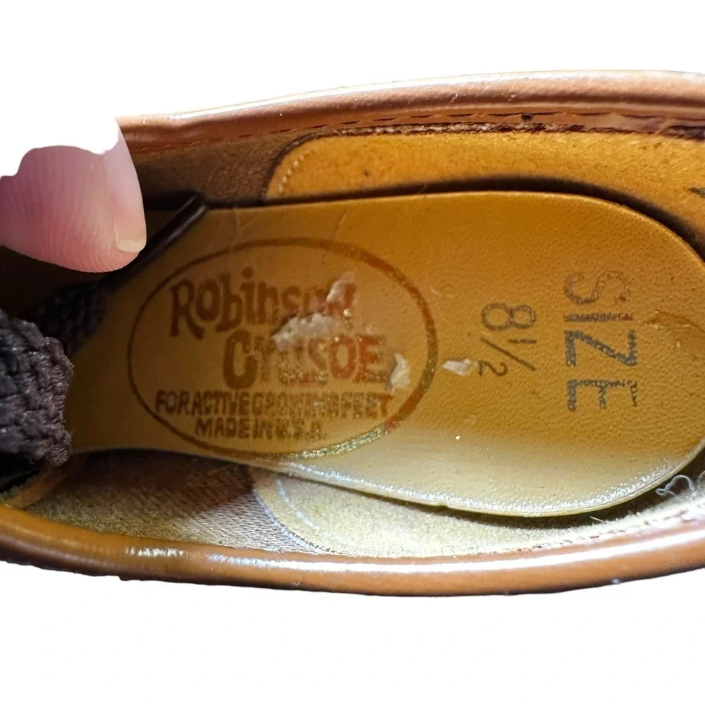 Robinson Crusoe Vintage Toddler Leather Dress Shoes Medallion Etch Size 8.5